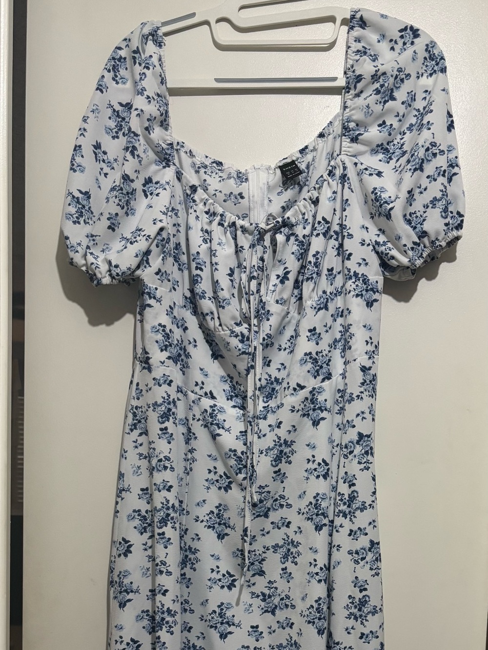 Blue Floral Puff-Sleeve Midi Dress